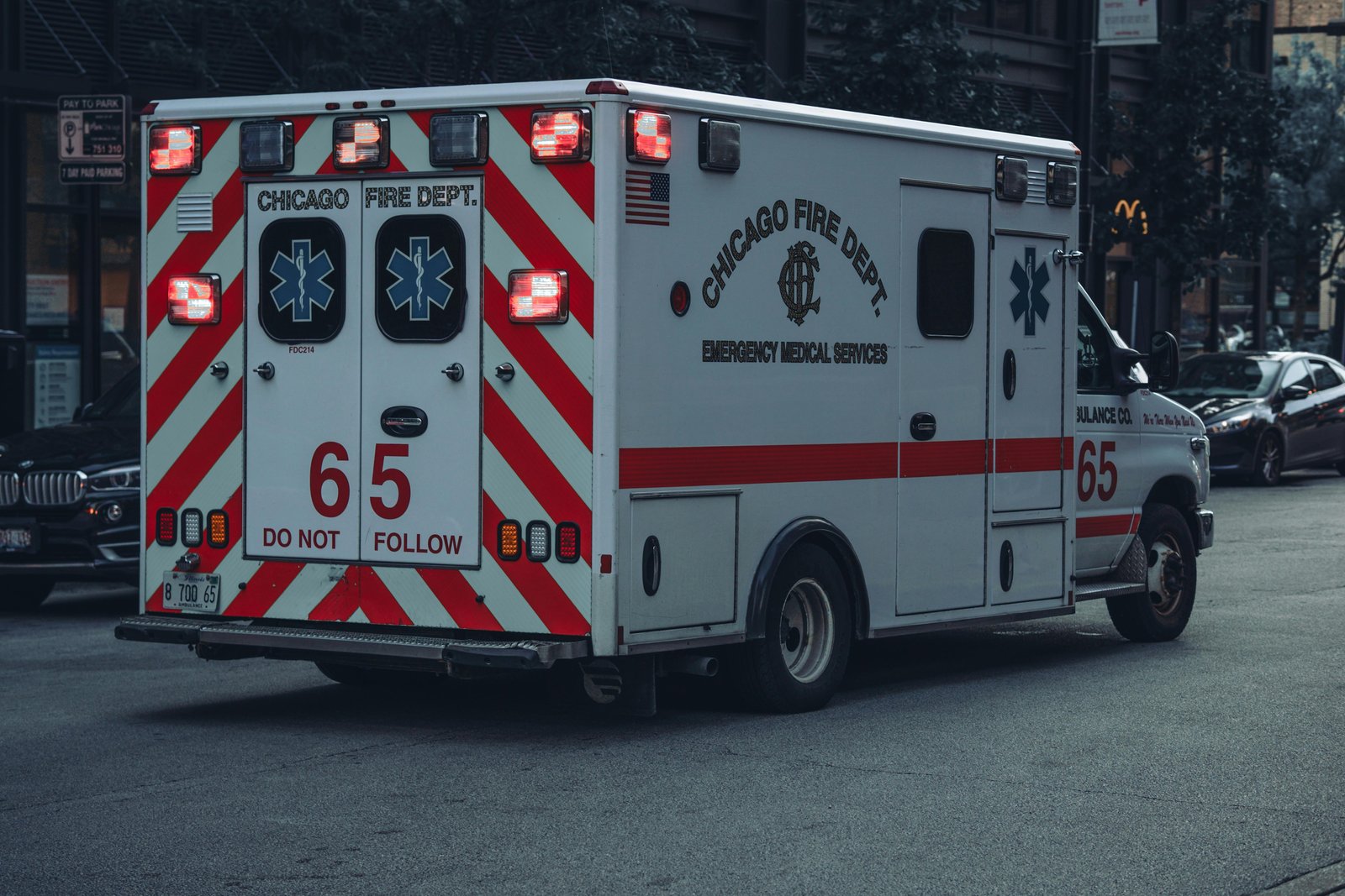 Picture of an Ambulance-Medical Emergencies-17809395.jpg